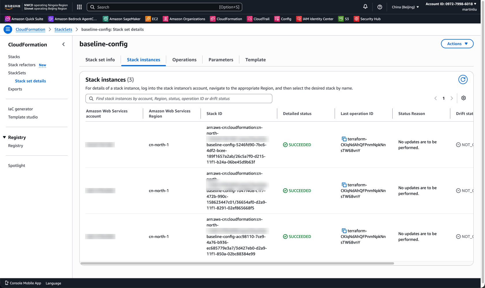 CloudFormation StackSets 的 baseline-config 及其三个栈实例——log-archive、demo-dev、demo-prod——同一操作全部 SUCCEEDED，证明自动部署触达了创建后才进 OU 的账号。